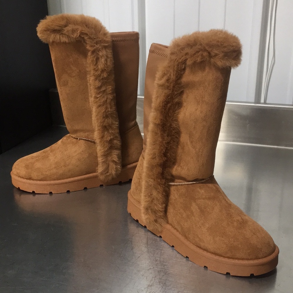 New WB‎ Woman’s Journee Collection Cozy Tan Fur-Lined Women's Boots